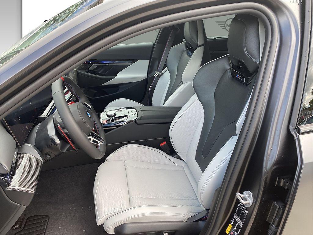 BMW M5 TOURING | NOVÝ MODEL | SKLADEM | NĚMECKÉ PŘEDVÁDĚCÍ AUTO | DOVOZ | SUPER SPORTOVNÍ KOMBI | V8 BITURBO HYBRID VÝKON 727 KONÍ | ŠEDÁ MATNÁ FROZEN GREY | ČERNÁ / BÍLÁ KŮŽE | MAX VÝBAVA | KERAMICKÉ BRZDY | VIP SLEVA | NÁKUP ONLINE | AUTOiBUY.com